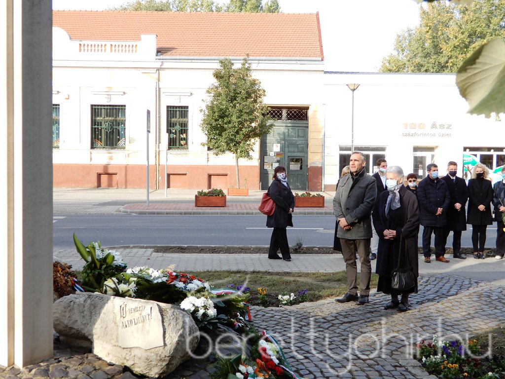 Az '56-os forradalomra emlékeztünk 42